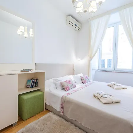 Flores Konukevi Dubrovnik